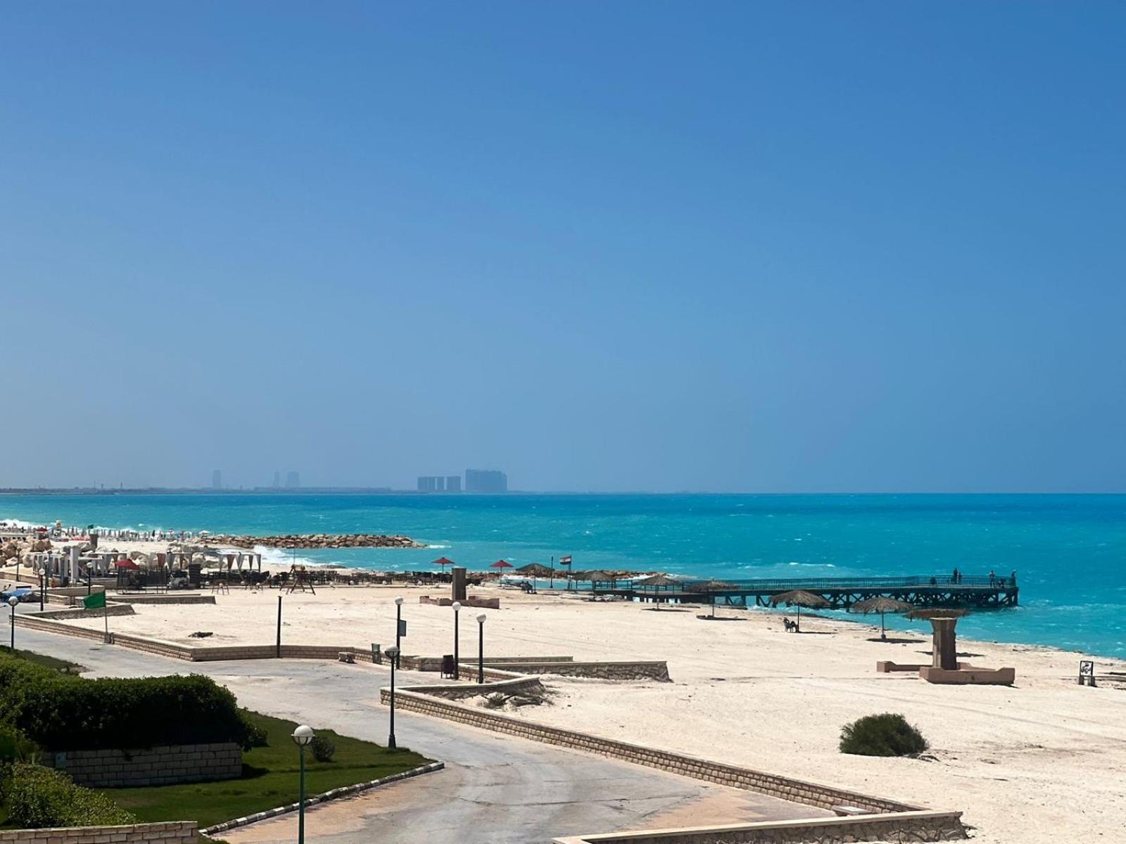 Beachfront Chalet In Green Beach, North Coast Villa El Alamein Exterior foto